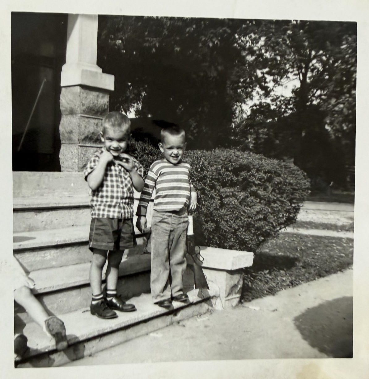2 young boys in Mazon, IL
